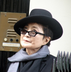 John and Yoko's Year of Peace (DVD) - John Lennon , Yoko Ono - CD | IBS